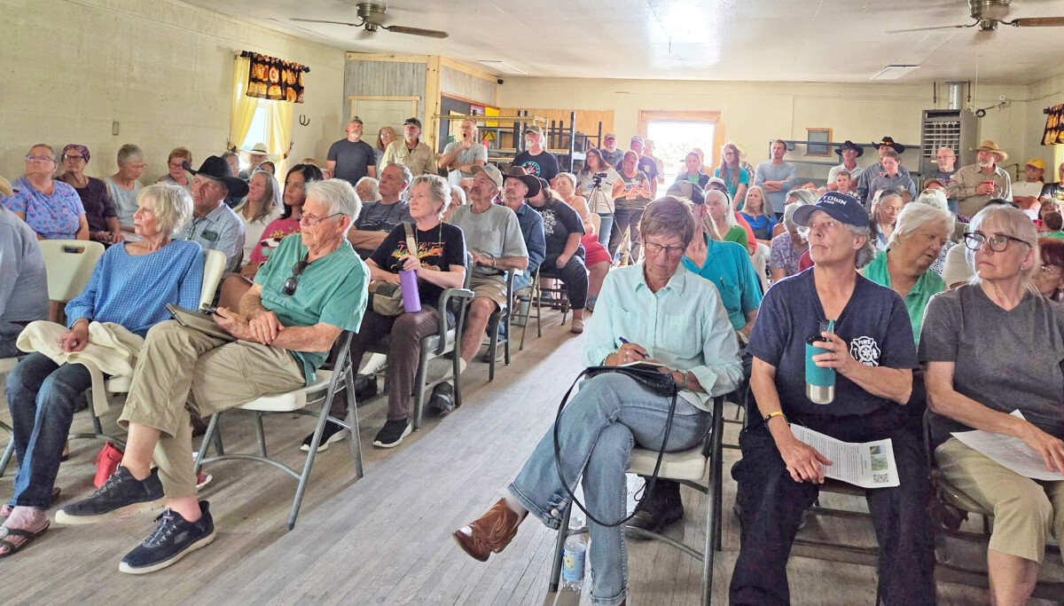 Catron residents discuss uranium project